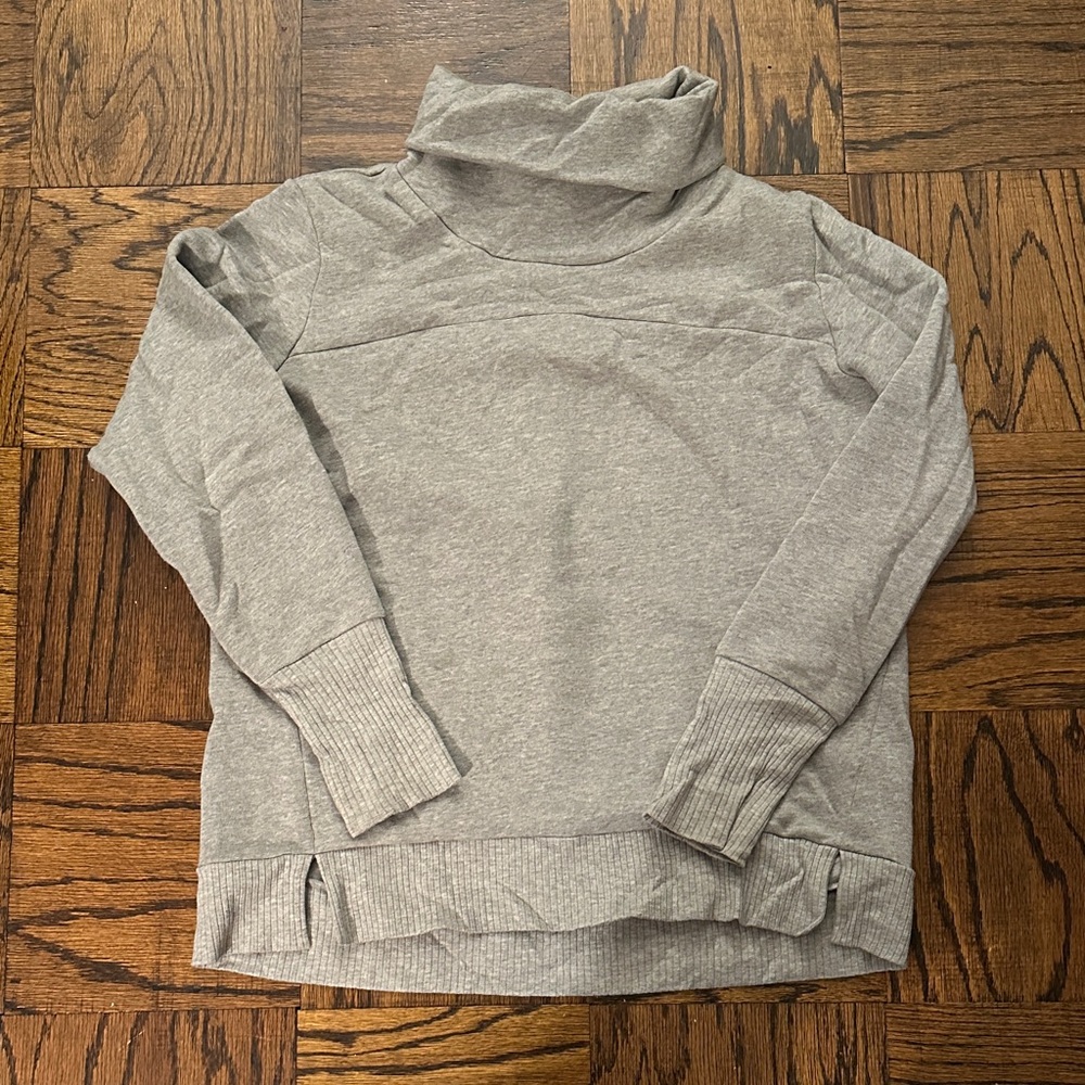 ALO Yoga Turtleneck Sweatshirt
